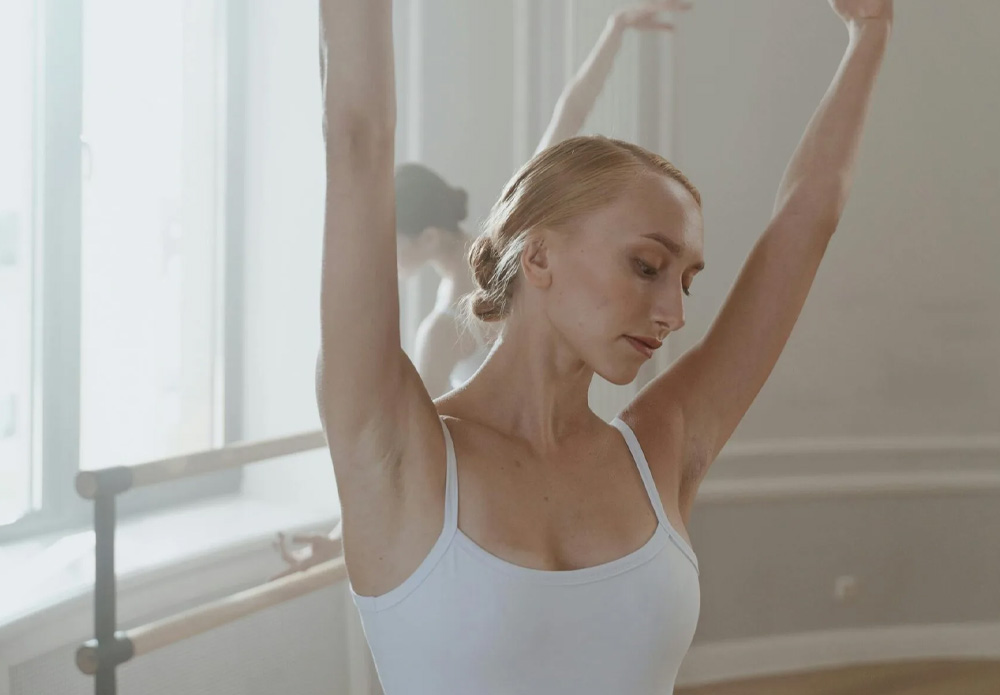 Get Dancer Arms with Our Ballet Arms Workout – Improver Centre Focused on Arms | Insights | Isabella