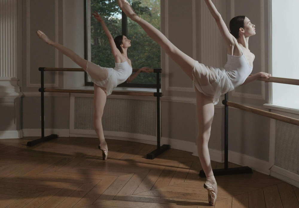Online Class – Master Your Balance, Perfect Your Penché! | Insights | Isabella